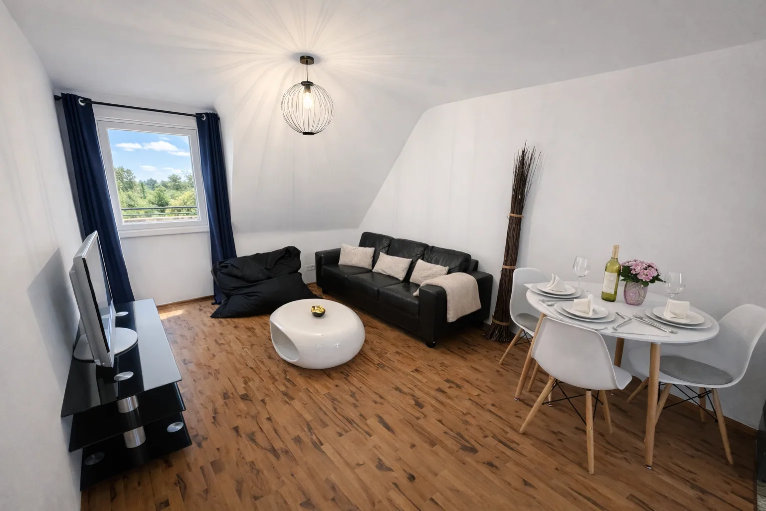 Moderne 3-Zi Wohnung mit Dachterrasse & WLAN Bild 3