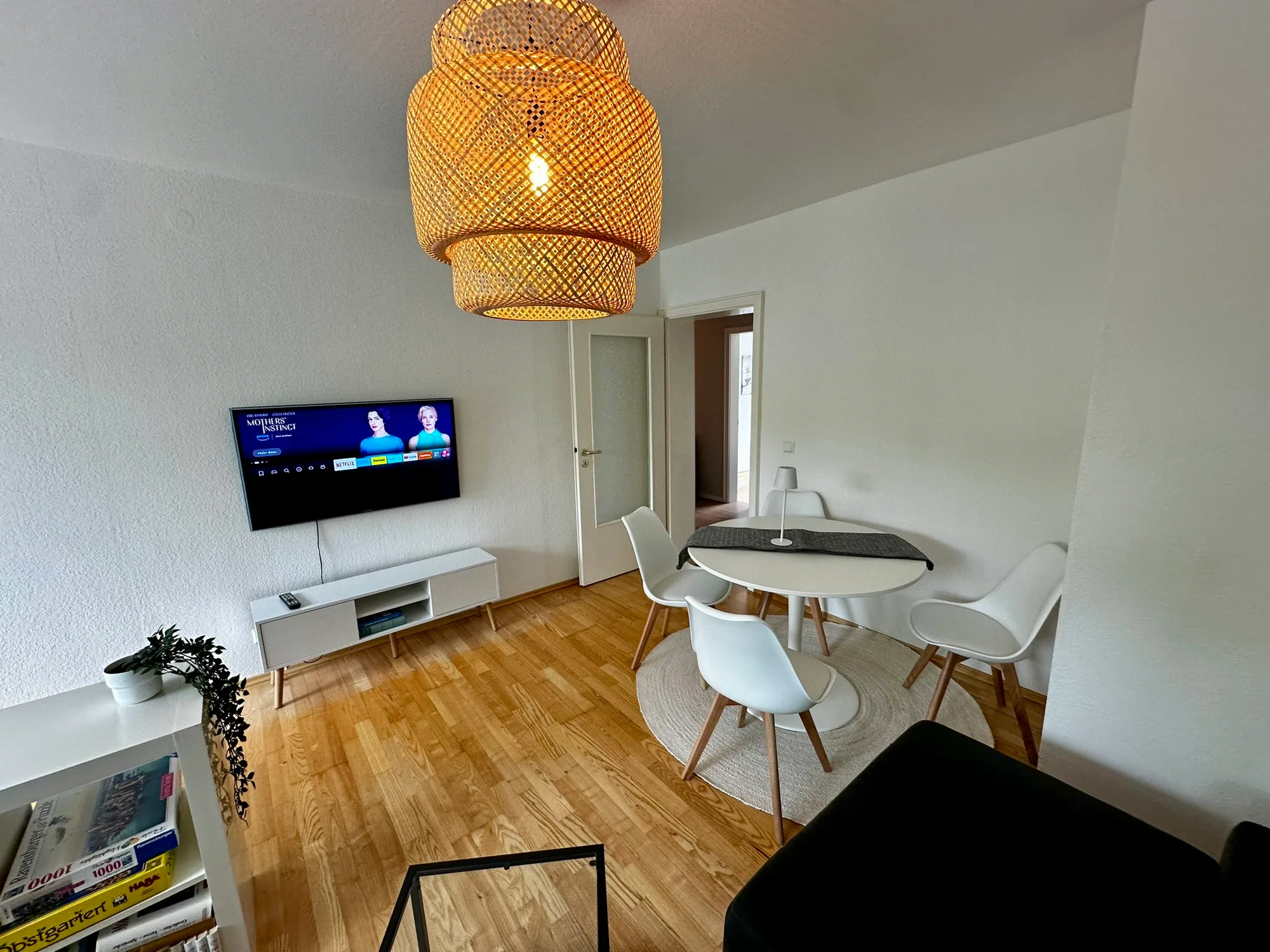 75qm 3-Zi City-Apt Karlsruhe | Parkplatz & Netflix Bild 3