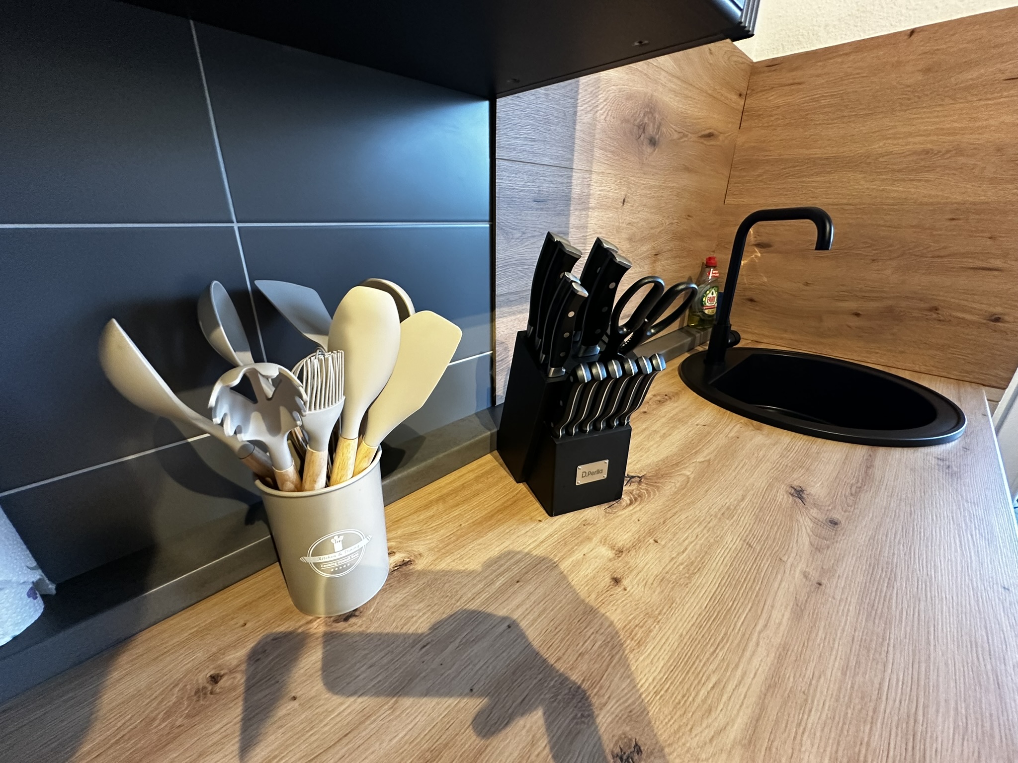 75qm 3-Zi City-Apt Karlsruhe | Parkplatz & Netflix Bild 9